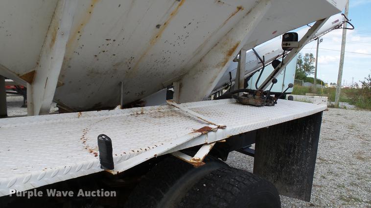 image for item DC2568 1987 International 1955 seed tender truck