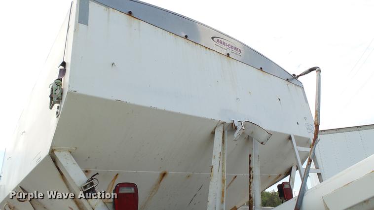 image for item DC2568 1987 International 1955 seed tender truck