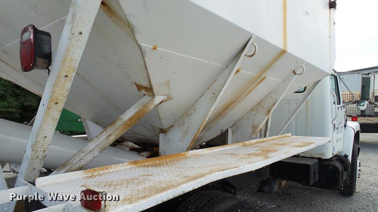 image for item DC2568 1987 International 1955 seed tender truck