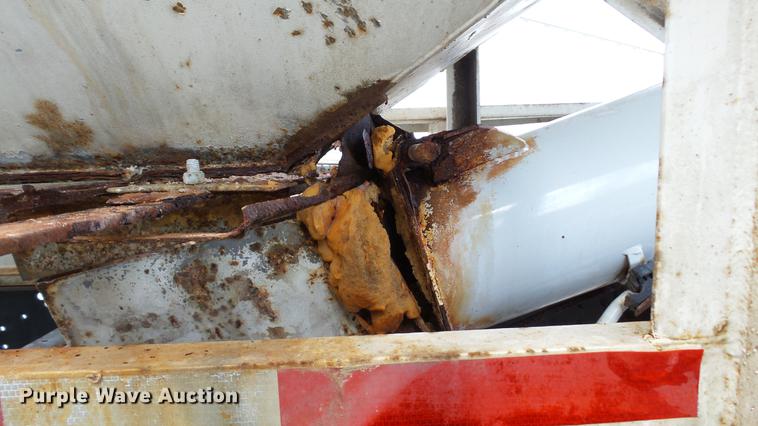 image for item DC2568 1987 International 1955 seed tender truck