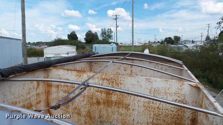 image for item DC2568 1987 International 1955 seed tender truck
