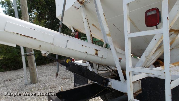 image for item DC2568 1987 International 1955 seed tender truck