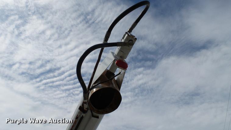 image for item DC2568 1987 International 1955 seed tender truck