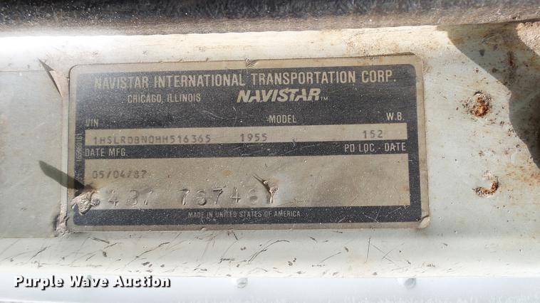 image for item DC2568 1987 International 1955 seed tender truck