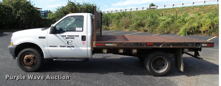 image for item DC2570 2004 Ford F450 Super Duty flatbed pickup truck