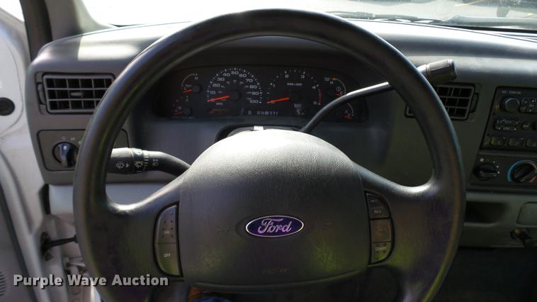 image for item DC2570 2004 Ford F450 Super Duty flatbed pickup truck