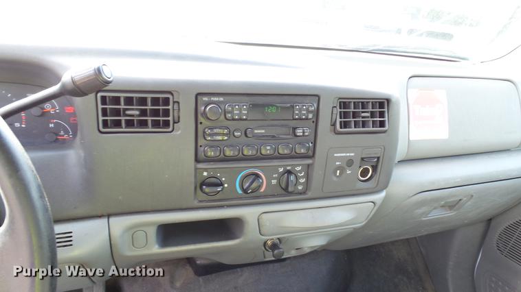 image for item DC2570 2004 Ford F450 Super Duty flatbed pickup truck