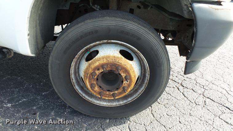 image for item DC2570 2004 Ford F450 Super Duty flatbed pickup truck