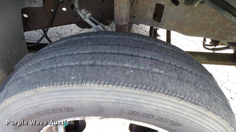 image for item DC2570 2004 Ford F450 Super Duty flatbed pickup truck