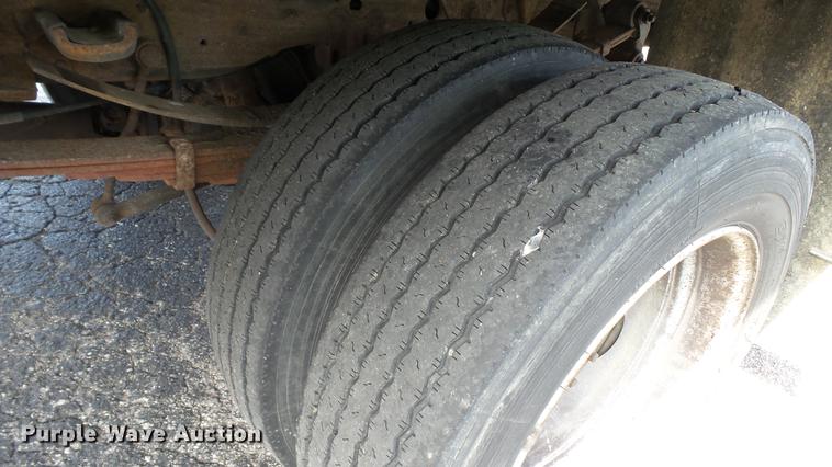 image for item DC2570 2004 Ford F450 Super Duty flatbed pickup truck