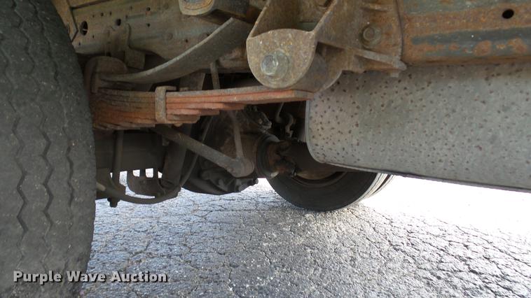 image for item DC2570 2004 Ford F450 Super Duty flatbed pickup truck