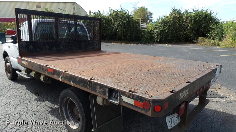 image for item DC2570 2004 Ford F450 Super Duty flatbed pickup truck