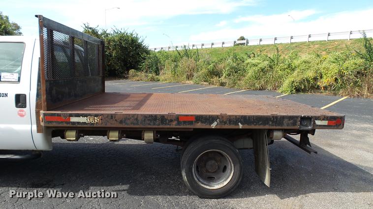 image for item DC2570 2004 Ford F450 Super Duty flatbed pickup truck