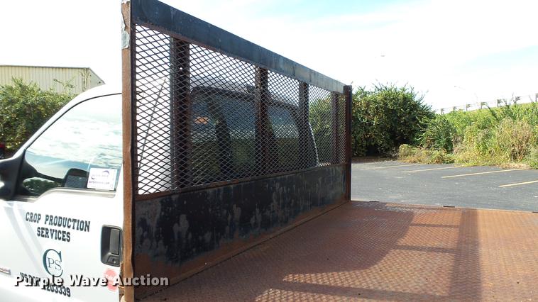 image for item DC2570 2004 Ford F450 Super Duty flatbed pickup truck