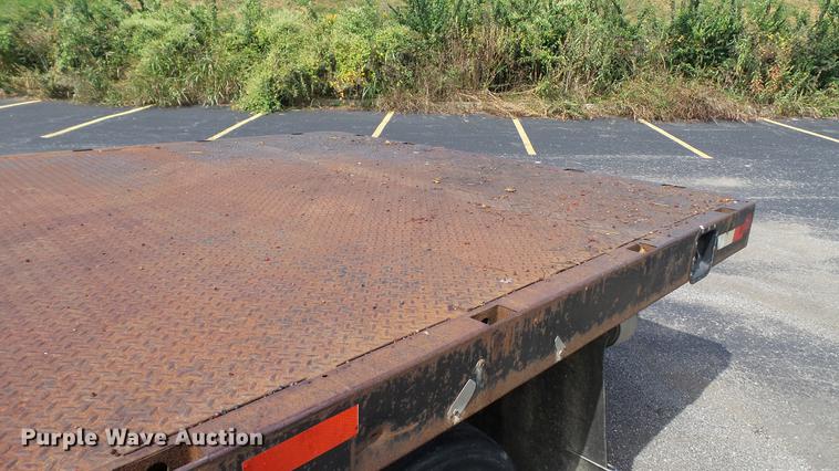 image for item DC2570 2004 Ford F450 Super Duty flatbed pickup truck