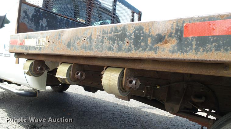 image for item DC2570 2004 Ford F450 Super Duty flatbed pickup truck