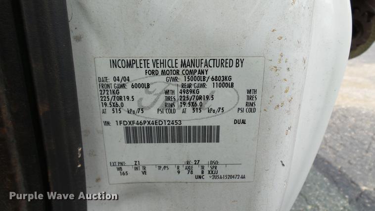 image for item DC2570 2004 Ford F450 Super Duty flatbed pickup truck