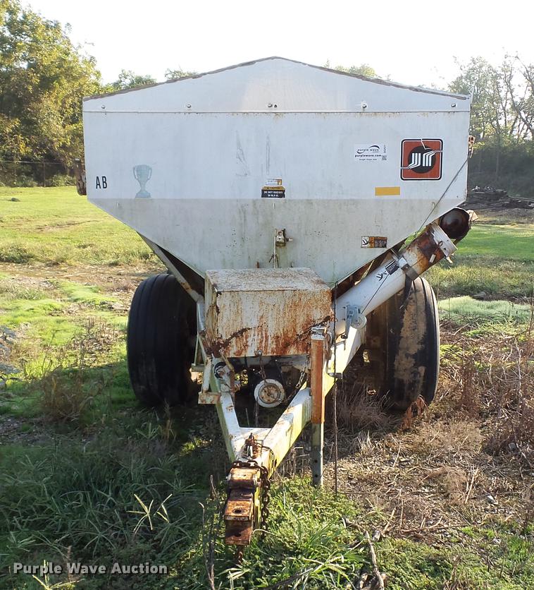 image for item DC2571 Willmar 800 seed tender