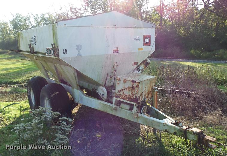 image for item DC2571 Willmar 800 seed tender