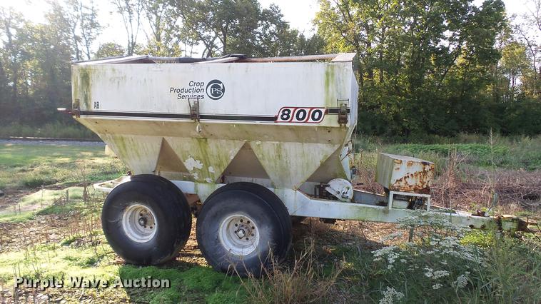 image for item DC2571 Willmar 800 seed tender