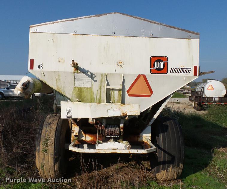 image for item DC2571 Willmar 800 seed tender