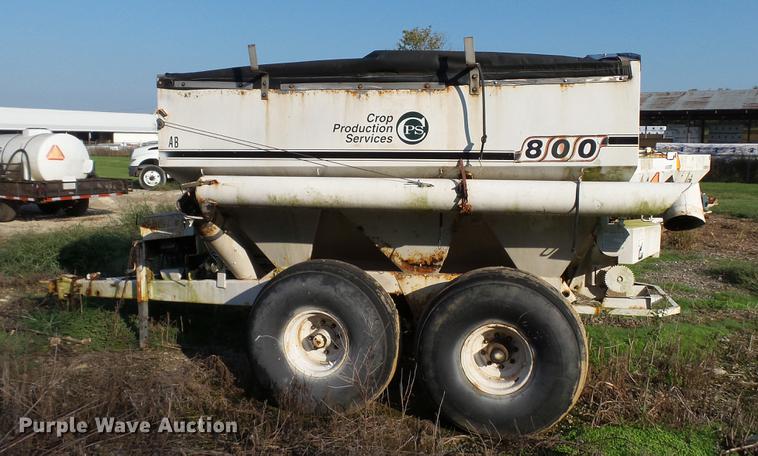 image for item DC2571 Willmar 800 seed tender