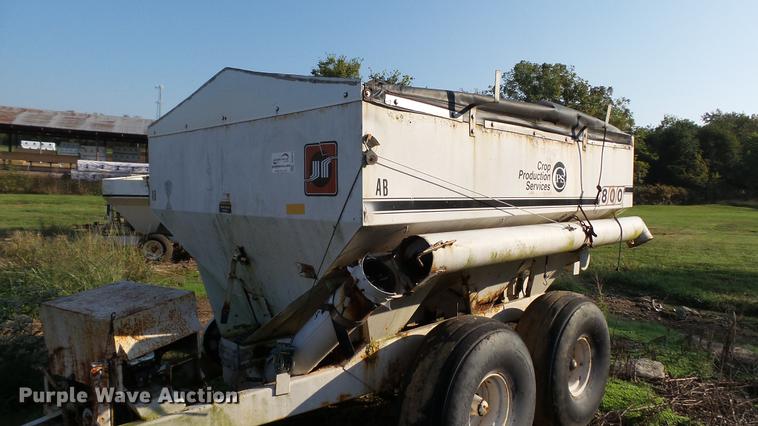 image for item DC2571 Willmar 800 seed tender