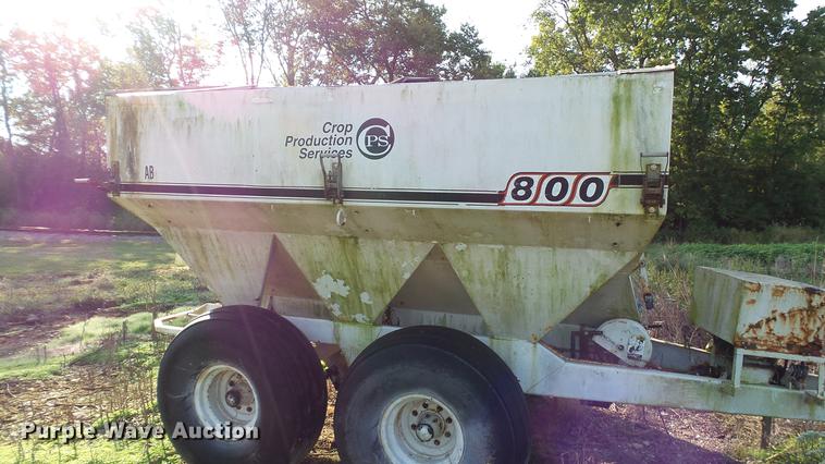 image for item DC2571 Willmar 800 seed tender