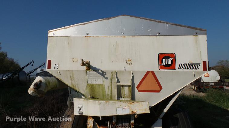 image for item DC2571 Willmar 800 seed tender