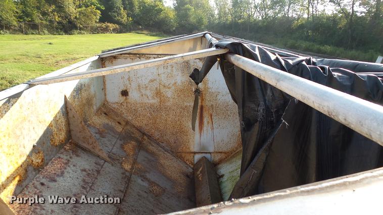 image for item DC2571 Willmar 800 seed tender