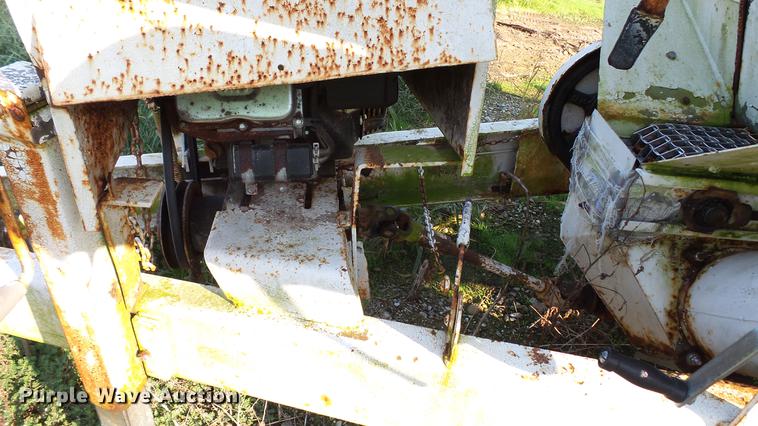 image for item DC2571 Willmar 800 seed tender