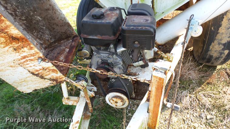 image for item DC2571 Willmar 800 seed tender