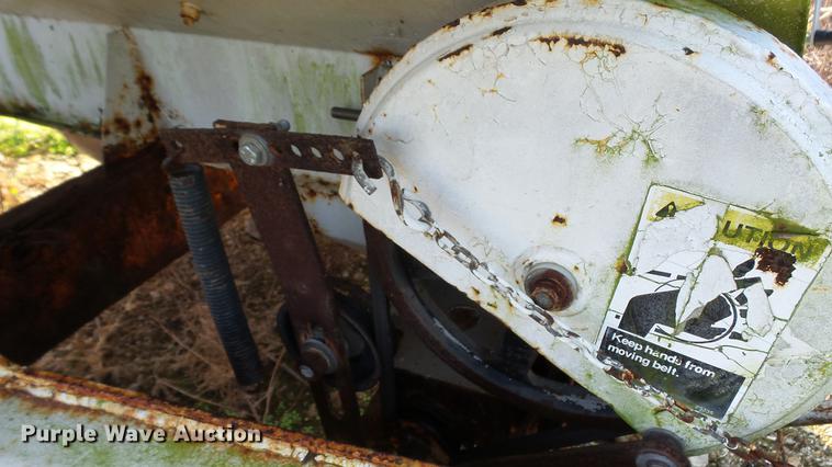 image for item DC2571 Willmar 800 seed tender