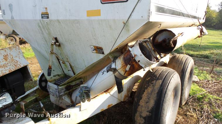 image for item DC2571 Willmar 800 seed tender