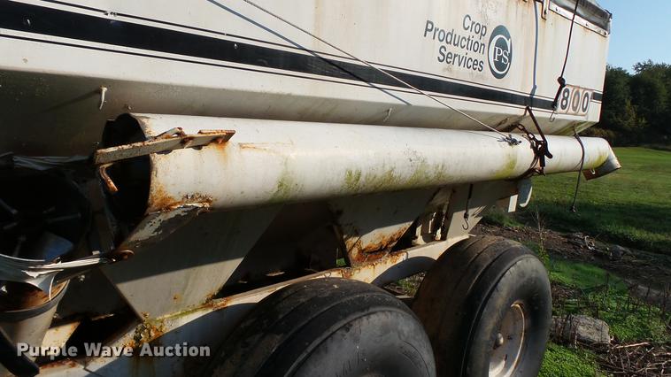 image for item DC2571 Willmar 800 seed tender