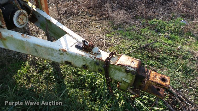 image for item DC2571 Willmar 800 seed tender