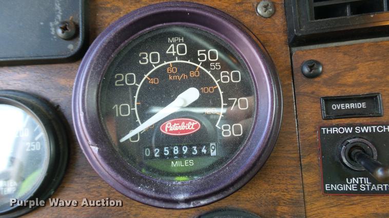 image for item DC2578 1999 Peterbilt 330 tank truck