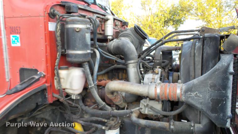 image for item DC2578 1999 Peterbilt 330 tank truck