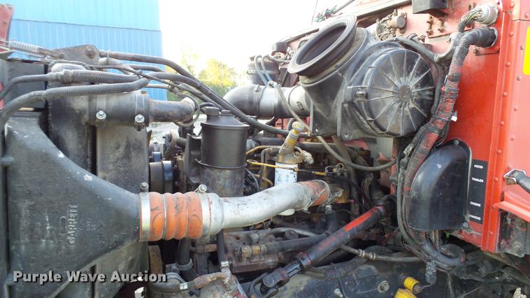 image for item DC2578 1999 Peterbilt 330 tank truck