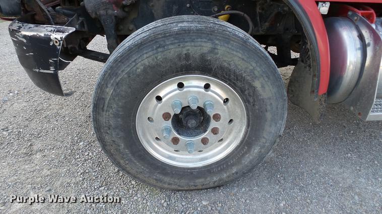 image for item DC2578 1999 Peterbilt 330 tank truck