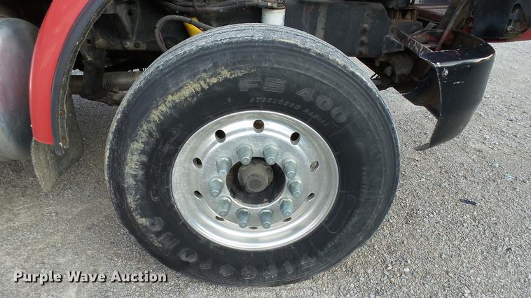 image for item DC2578 1999 Peterbilt 330 tank truck