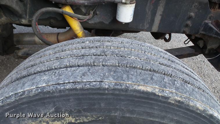 image for item DC2578 1999 Peterbilt 330 tank truck