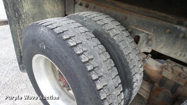 image for item DC2578 1999 Peterbilt 330 tank truck