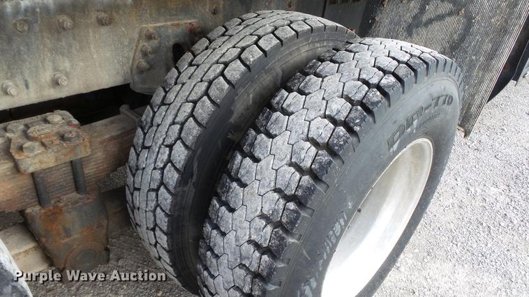 image for item DC2578 1999 Peterbilt 330 tank truck