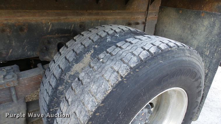 image for item DC2578 1999 Peterbilt 330 tank truck