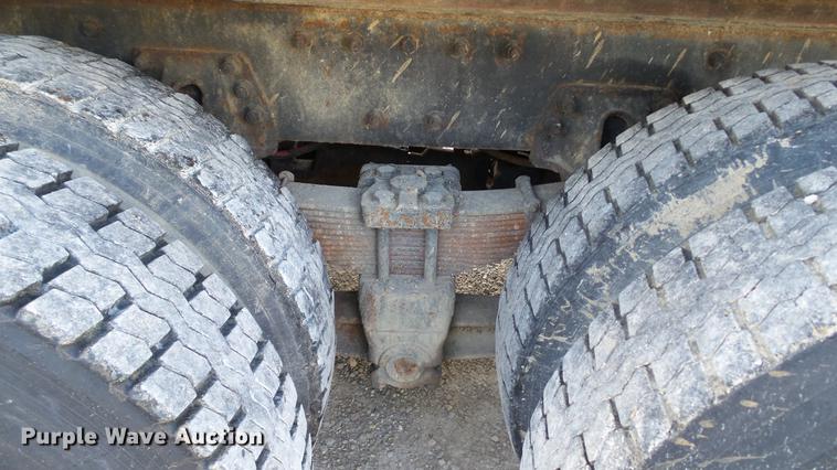 image for item DC2578 1999 Peterbilt 330 tank truck