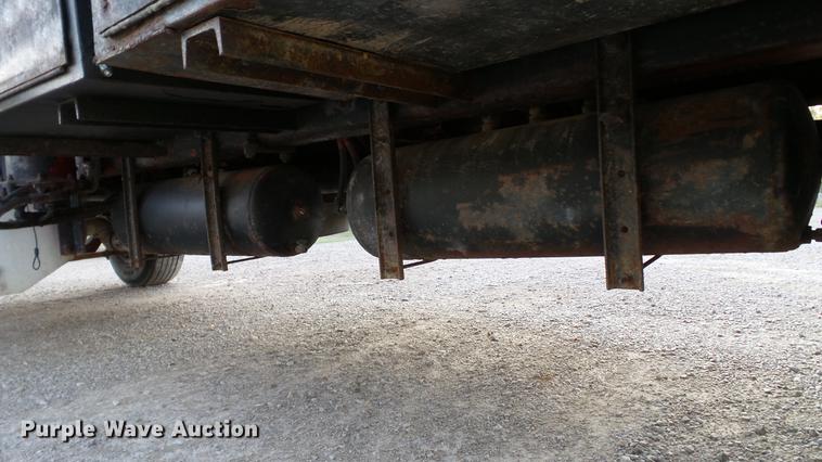 image for item DC2578 1999 Peterbilt 330 tank truck