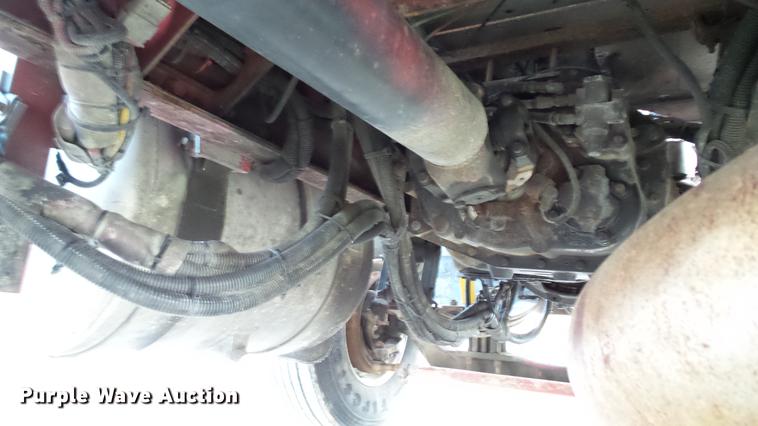 image for item DC2578 1999 Peterbilt 330 tank truck