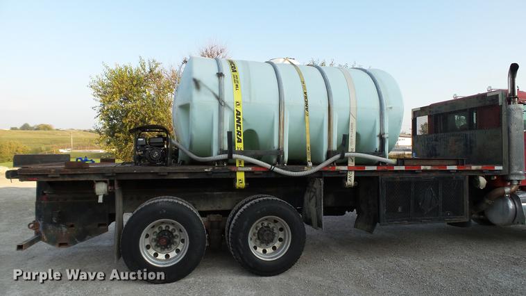 image for item DC2578 1999 Peterbilt 330 tank truck