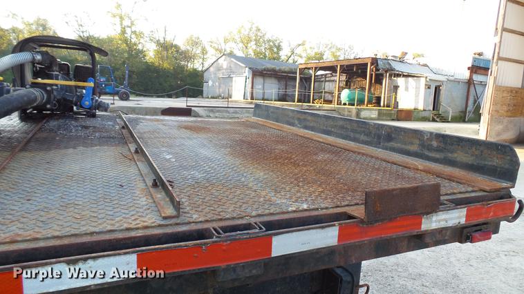 image for item DC2578 1999 Peterbilt 330 tank truck